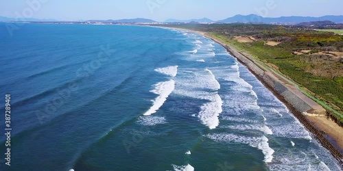 美しい海を2Kドローン撮影01