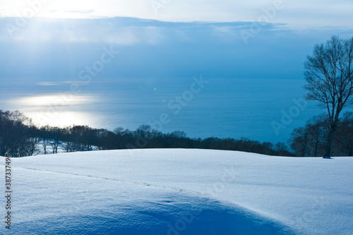 渡島半島と内浦湾の雪景色