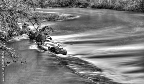 La rivière Suran en crue à Neuville-sur-Ain, France photo