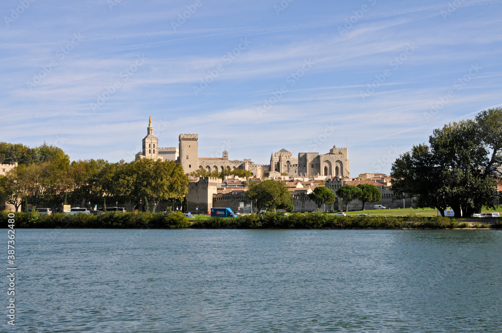 Fototapeta premium Der Papstpalast zu Avignon 