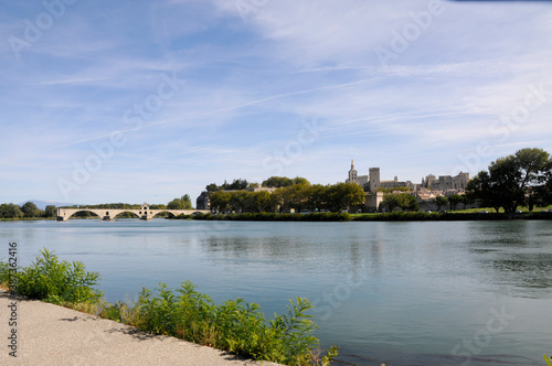 am Ufer der Rhône bei Avignon © Monika Wiedemann
