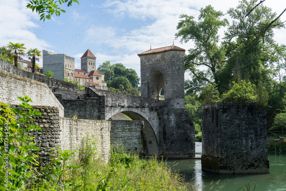 Le pont de la Légende à Sauveterre de Béarn