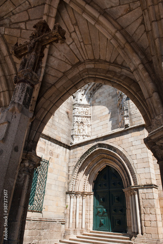 Salado Memorial and Church of Nossa Senhora da Oliveira  Largo do Oliveira  Guimaraes  Minho province  Portugal  Unesco World Heritage Site