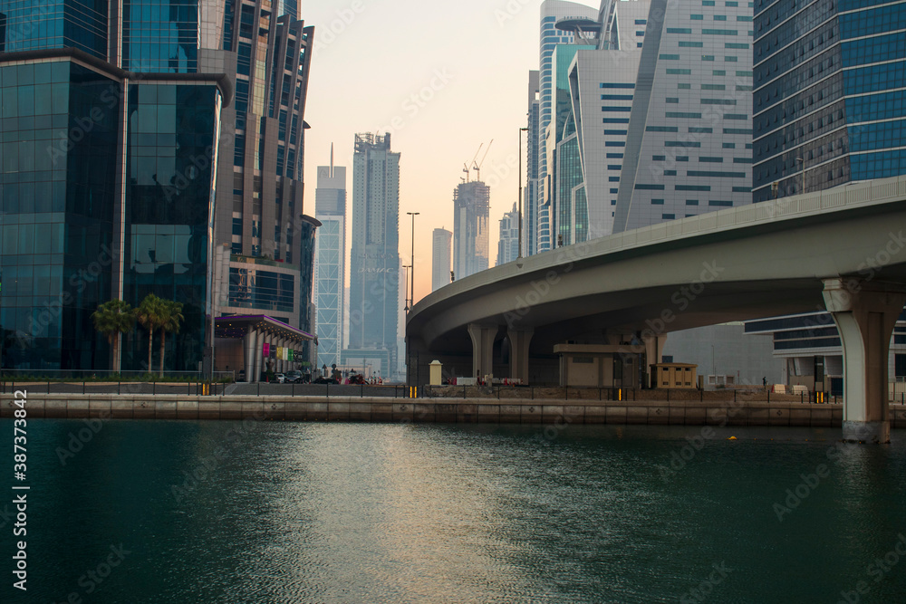 Obraz premium Sunrise at the Dubai water canal. UAE.