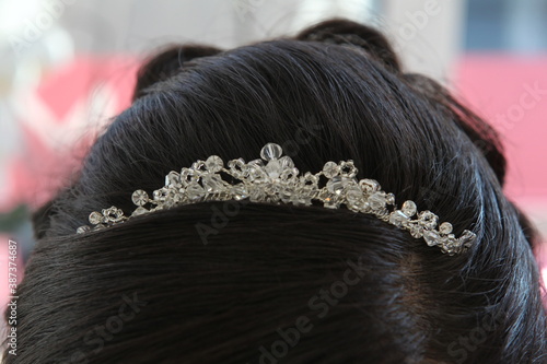 Brautfrisur mit Diadem 