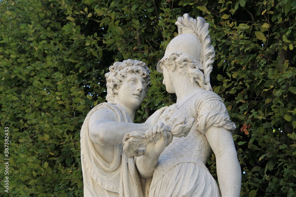  A statue of antique godesses