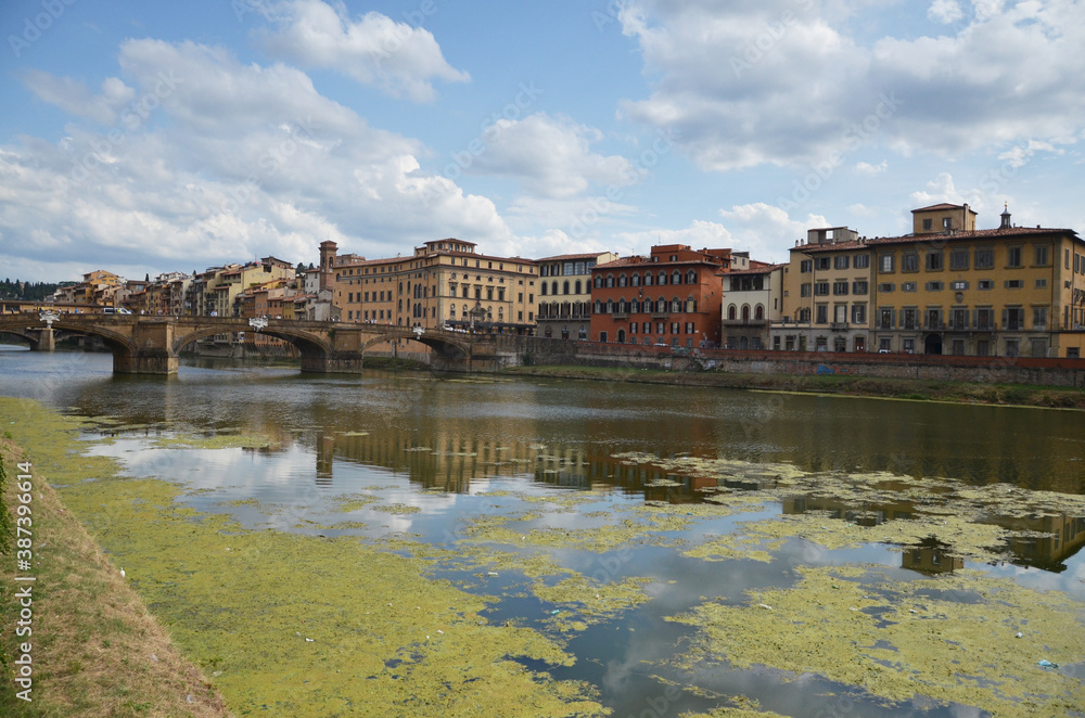 Ponte Vecchio in Florence, Italy: Oldest bridge in Florence .