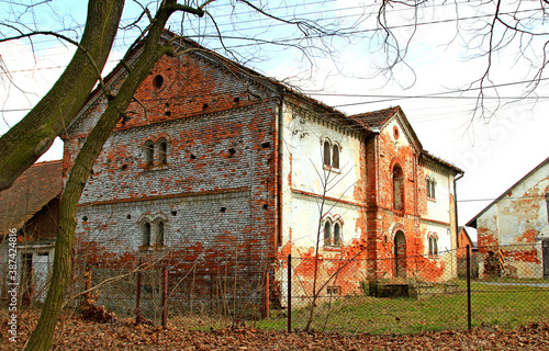 Ruiny Kościoły Architektura drewniana i murowana photo