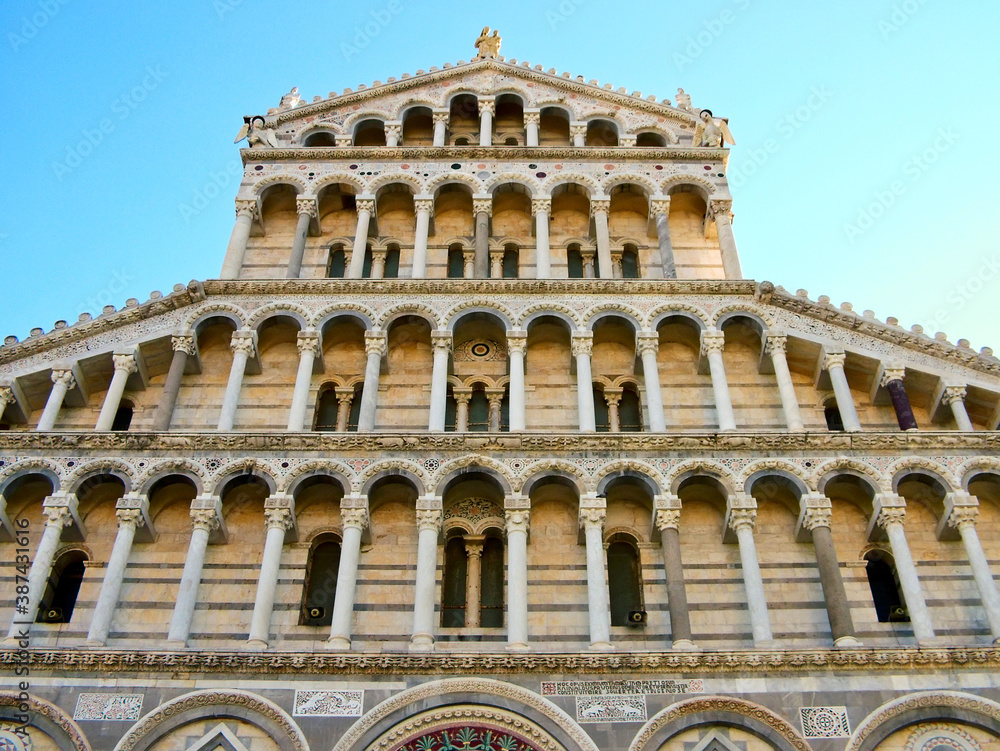  Cathedral of Santa Maria Assunta in Pisa, Italy
