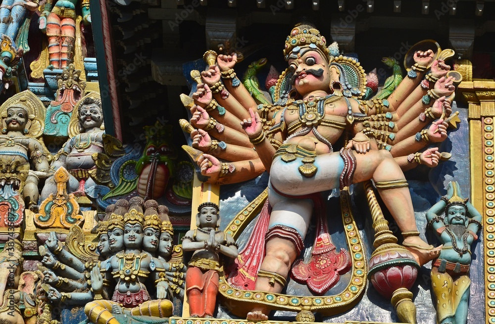 Fototapeta premium stone carving and sculptures of meenakshi amman temple madurai tamil nadu