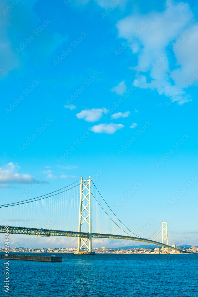 Obraz premium 青空と明石海峡大橋