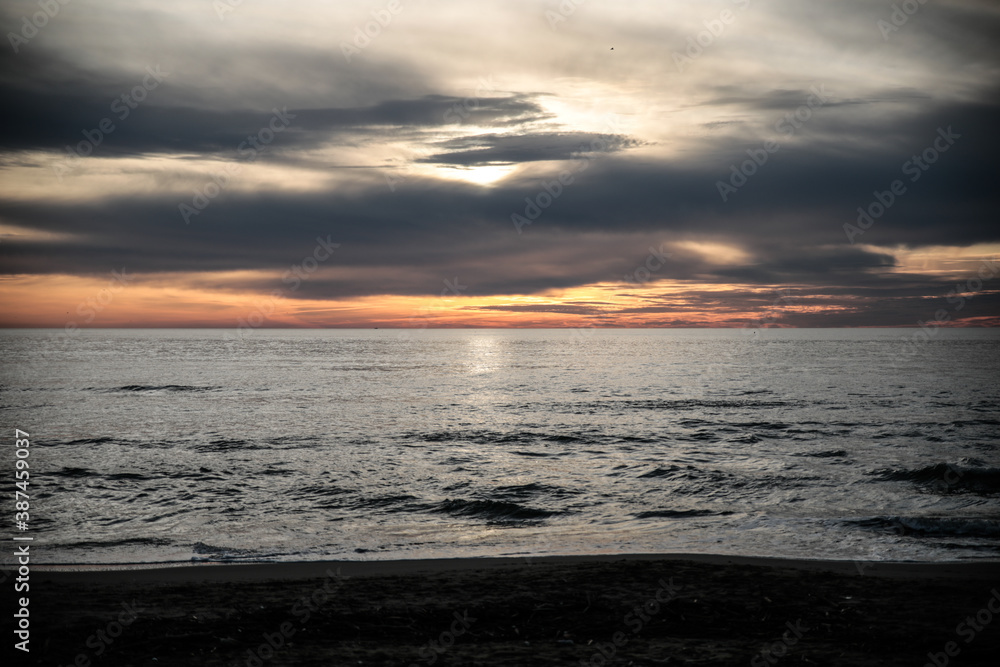 Obraz premium sunset on the beach