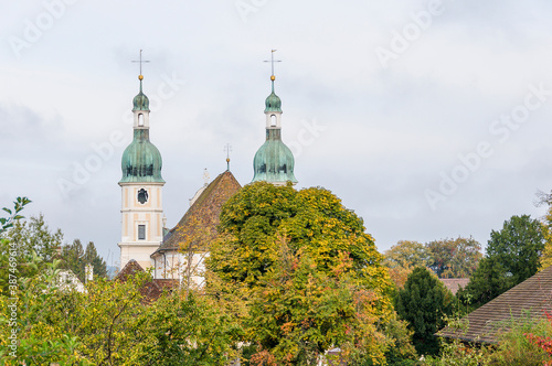 Arlesheim, Dom, Arlesheimer Dom, Kirche, Dorf, Kirchtürme, Herbsttag, Herbstfarben, Baselland, Schweiz photo