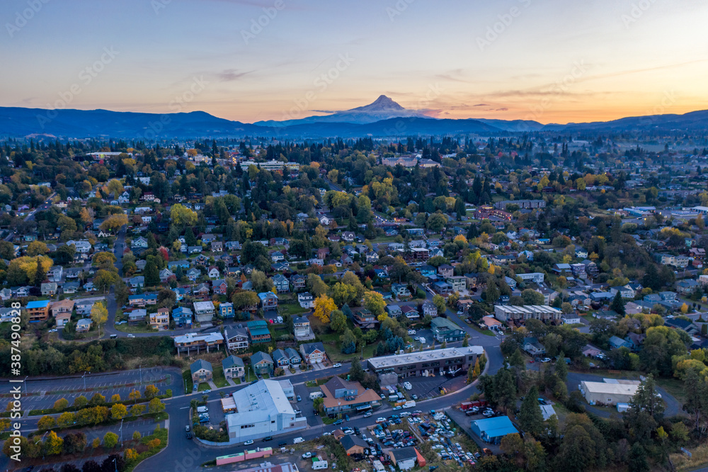 Fototapeta premium Hood River Oregon Aerial - Fall
