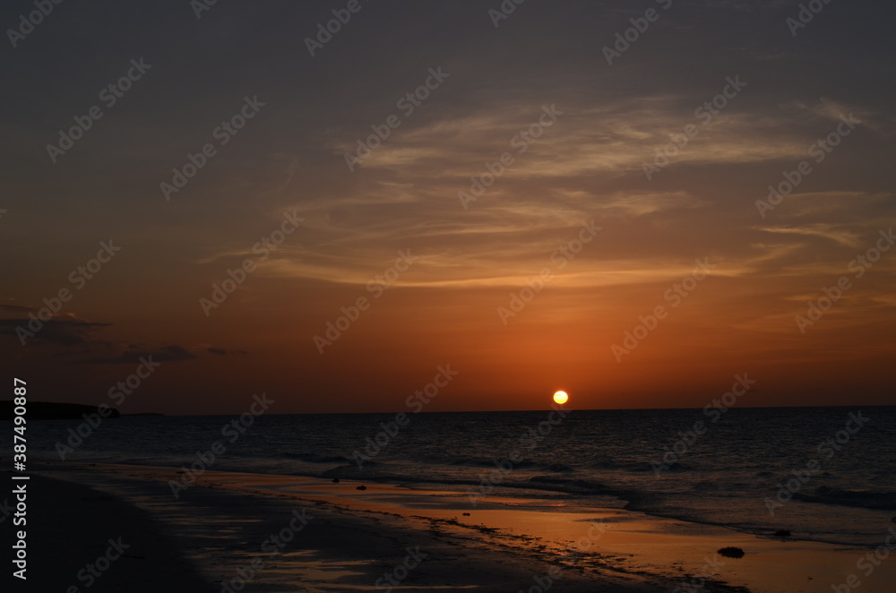 Fototapeta premium Atardecer Cayo Guillermo