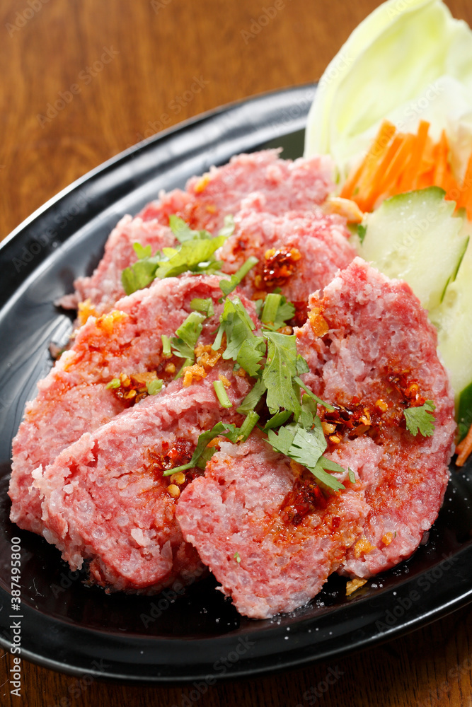 ミャンマー シャン料理豚肉発酵ソーセージ ミャンマー シャン料理豚肉発酵ソーセージ