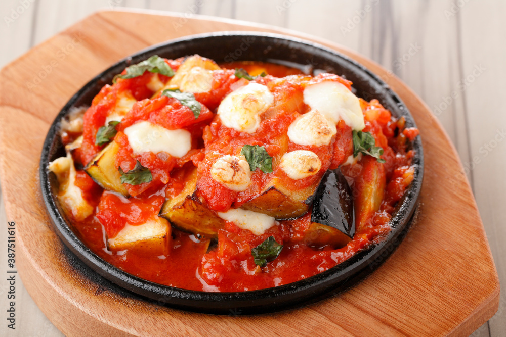 モッツアレラチーズとナスのグラタン