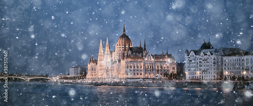 Obraz na plátně night view architecture budapest hungary tourist trip nightlife europe landscape