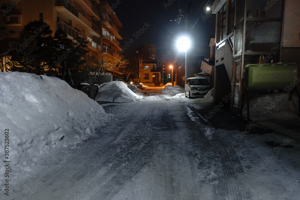 冬の夜の市街地 / 北海道札幌市