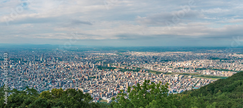 藻岩山展望台から見下ろす札幌市の俯瞰風景 / 北海道札幌市