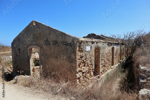 Siracusa - Caserma diroccata a Punta della Mola photo