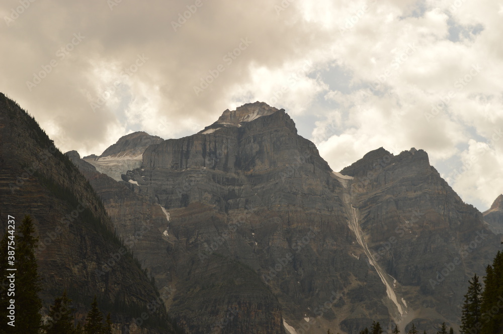 Fototapeta premium Hiking, climbing and camping on the Mount Assiniboine mountain in the Rockies between Alberta and British Columbia in Canada