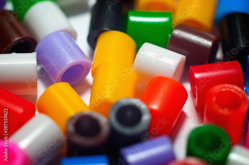 kolorowe rurki plastikowe w powiększeniu makro zabawka dla dzieci prasowanka