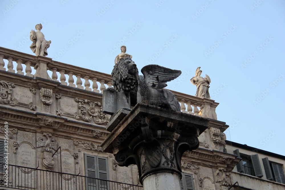 Statue von einem Löwen in Verona