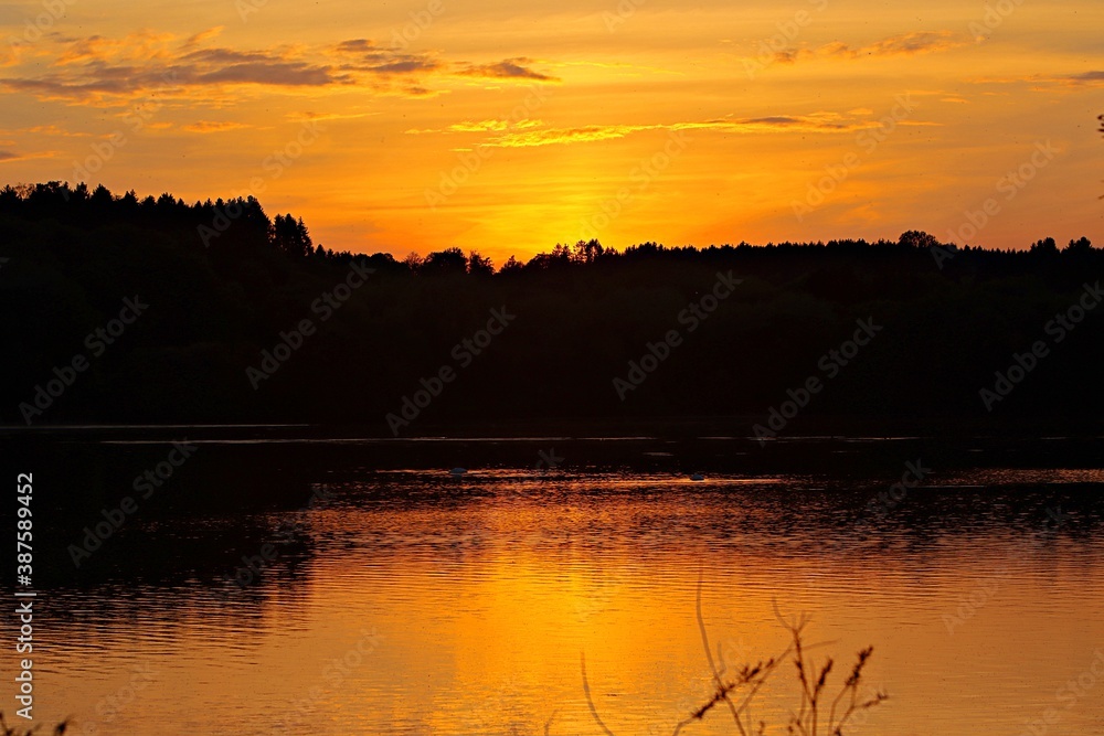 Fototapeta premium Sonnenuntergang am See 