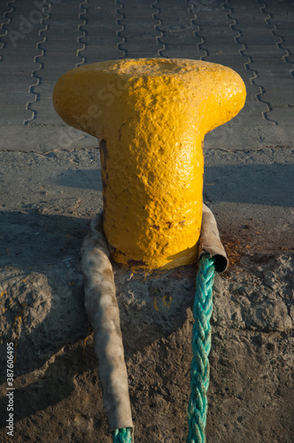 mooring bollard with rope