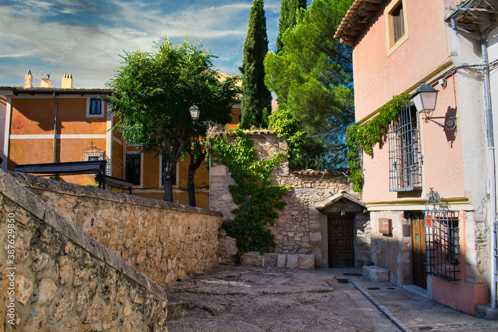 Hermoso rincon y plaza del Trabuco de estilo medieval en el centro historico de Cuenca, Castilla la Mancha Hermoso rincon y plaza del Trabuco de estilo medieval en el centro historico de Cuenca, Castilla la Mancha