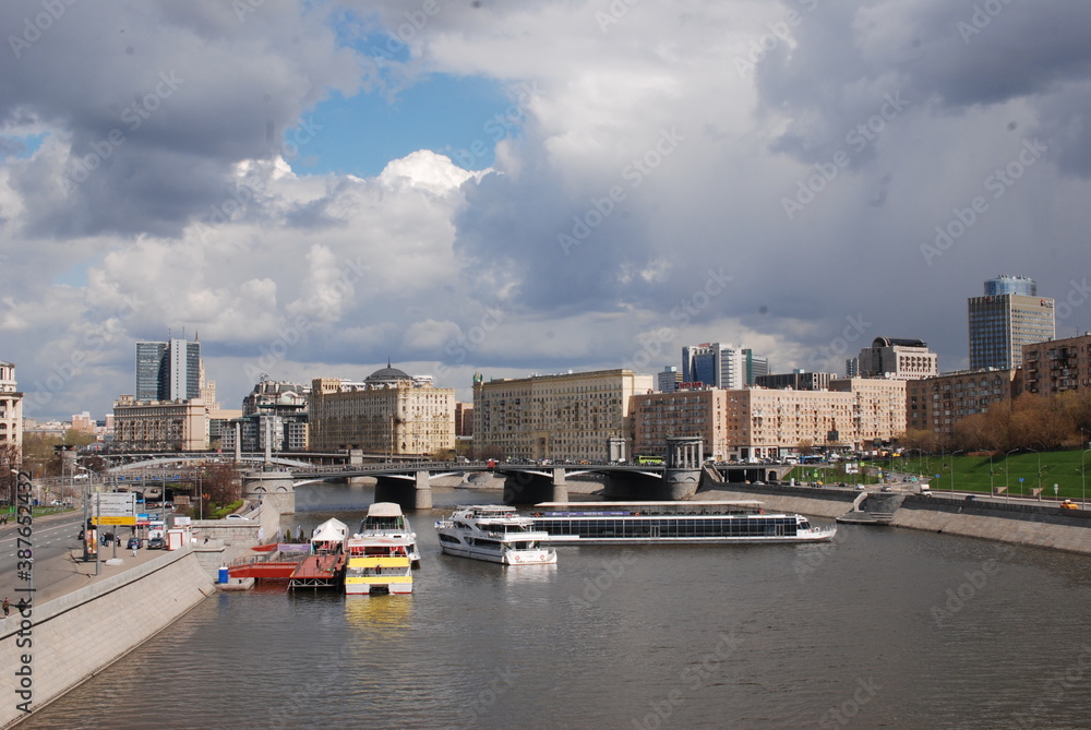 Naklejka premium View of the Moscow river