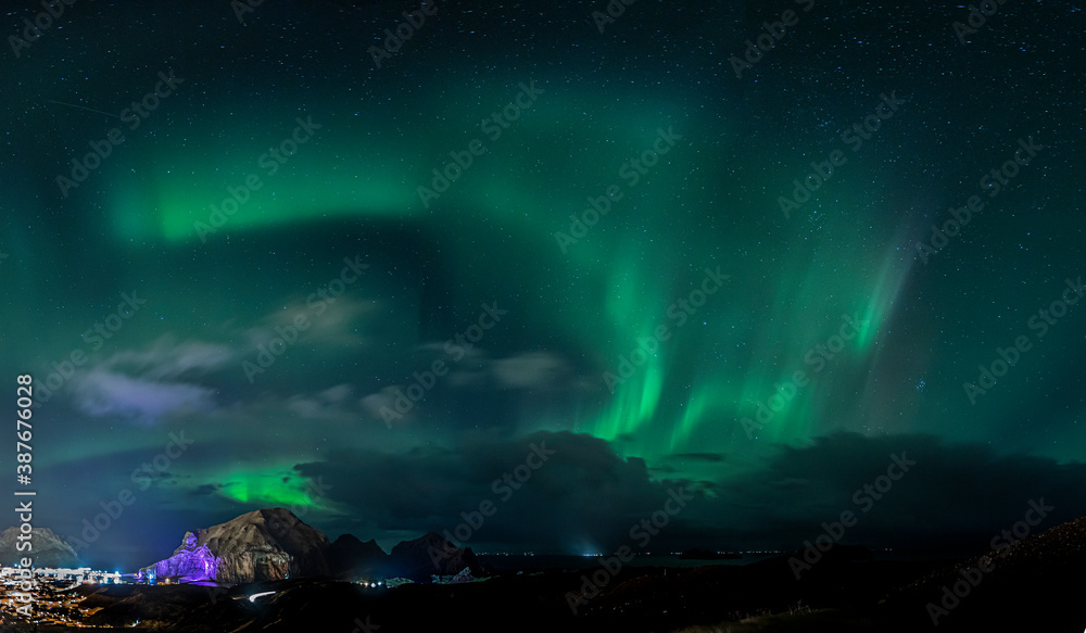Aurora over Vestmannaeyjar 23.10.2020 no. V