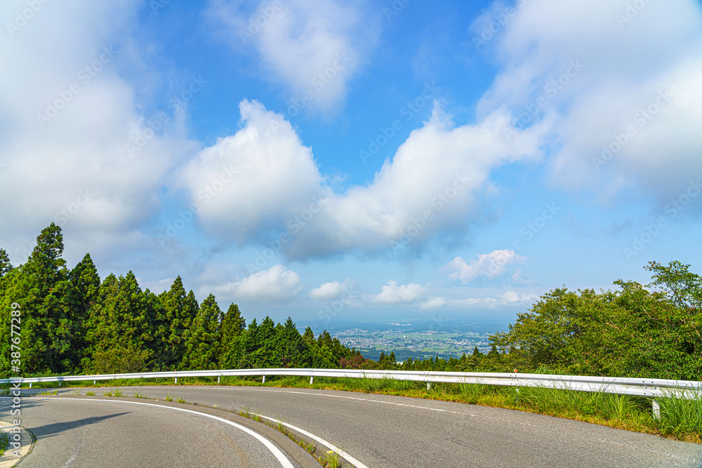 Fototapeta premium 【足柄峠】峠道から見る御殿場の街並み