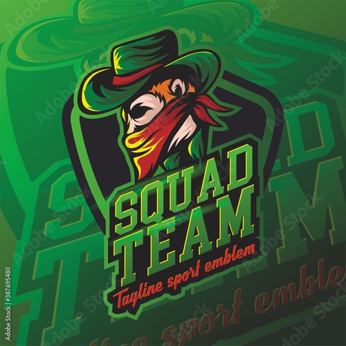 Maskot esport Squad Team cowboy gaming logo badge on green background
