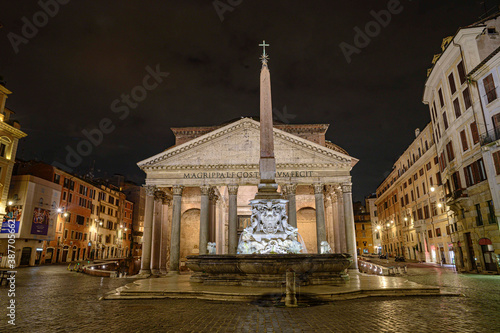 Roma - Piazza della rotonda - Pantheon