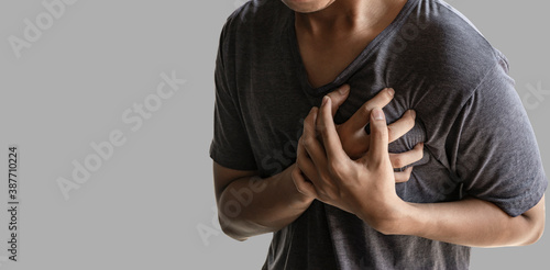 Foto man chest pain severe heartache, heart disease or heart attack