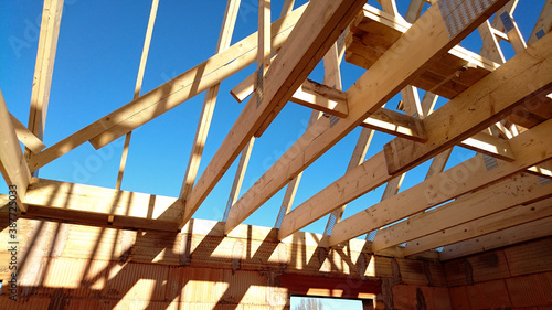 Photos charpente en bois de maison en construction