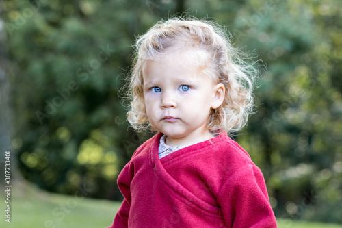 Portrait de petite fille de un an © eloi