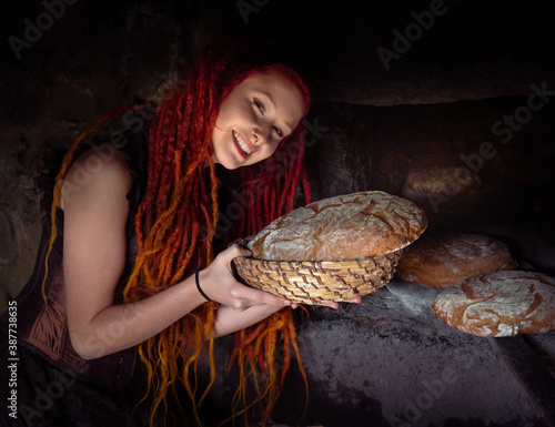 Bauernbrot aus dem Backofen photo