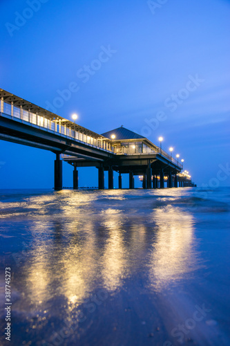 bridge at night  Br  cke bei Nacht in Heringsdorf