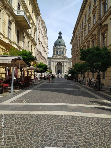 Canvas Print street in the center