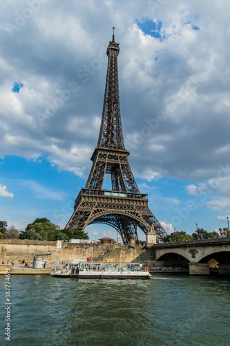 Various views of the Eiffel tower © Kandarp