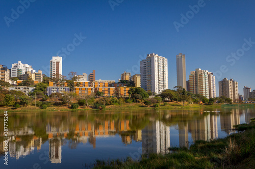 Partial view of Santa Lúcia Dam, in Belo Horizonte, Minas Gerais state, Brazil © Ronaldo Almeida