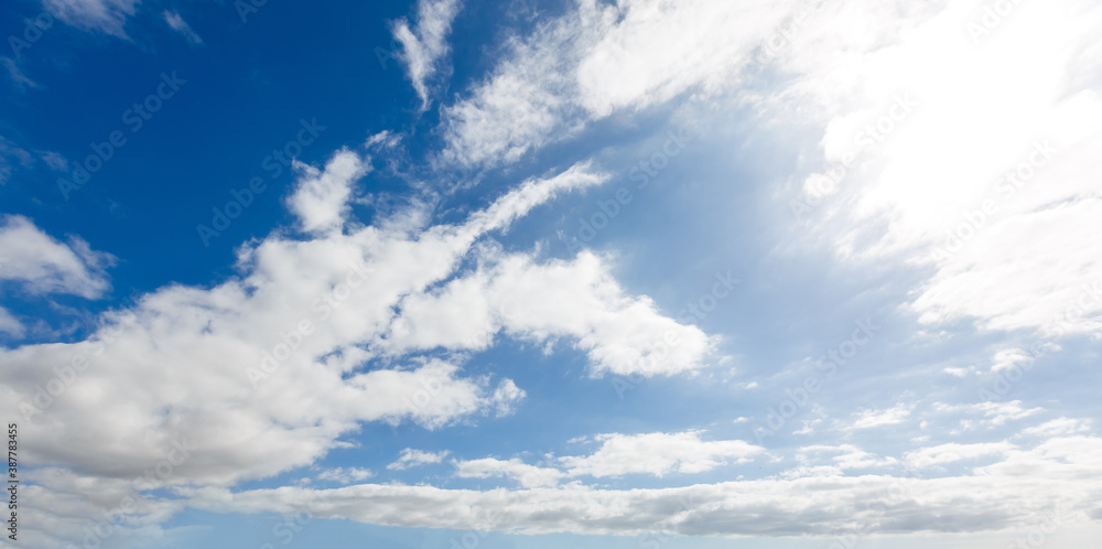 Obraz premium blue sky background with tiny clouds. panorama