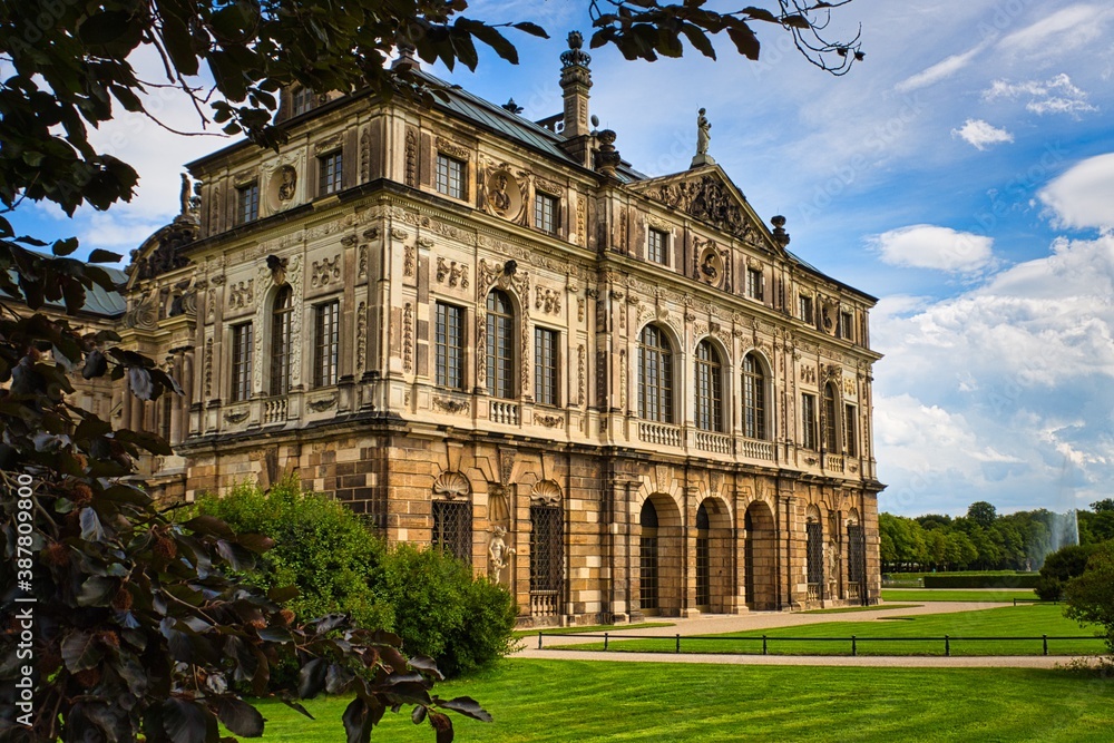 Fototapeta premium Dresden - Palais im Großen Garten