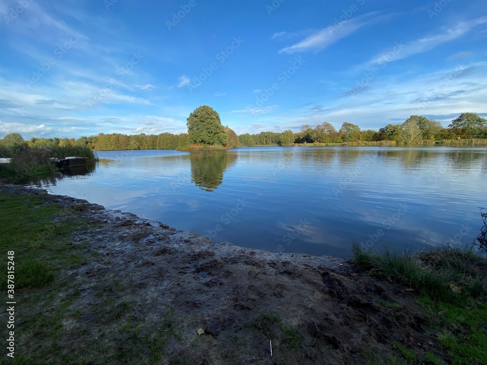 Alderford Lake in Whitchurch in the Autumn