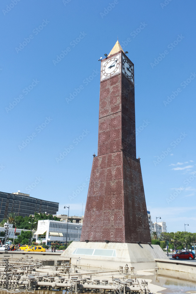 Obraz premium Tunis. Clock On Habib Bourguiba Avenue