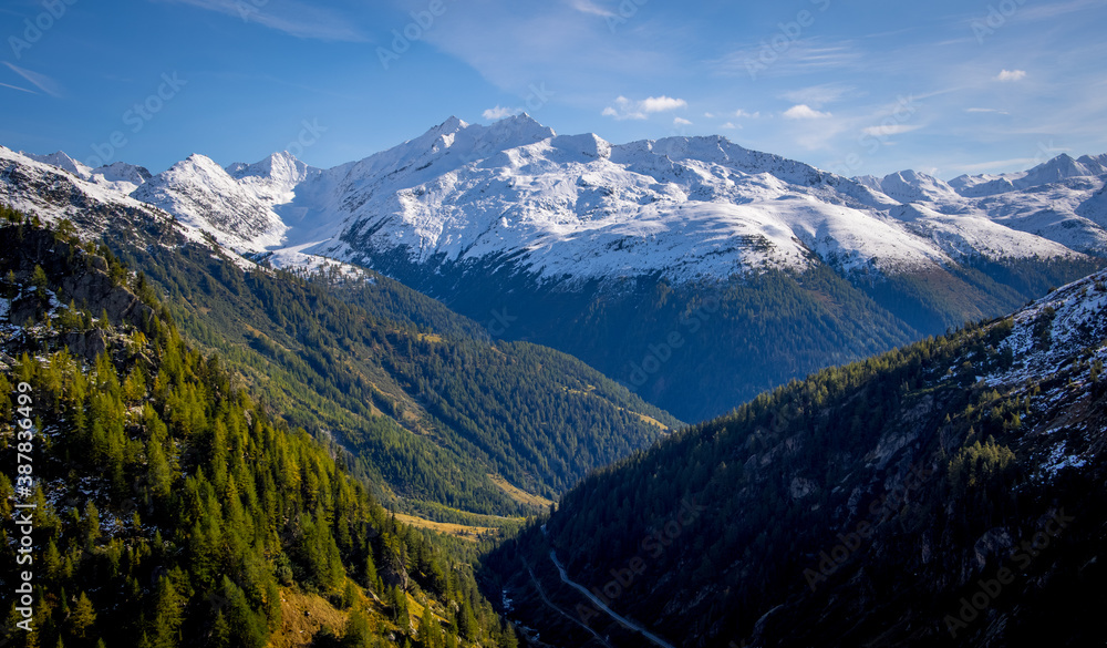 Fototapeta premium The amazing landscape of the Swiss Alps - beautiful Switzerland - travel photography