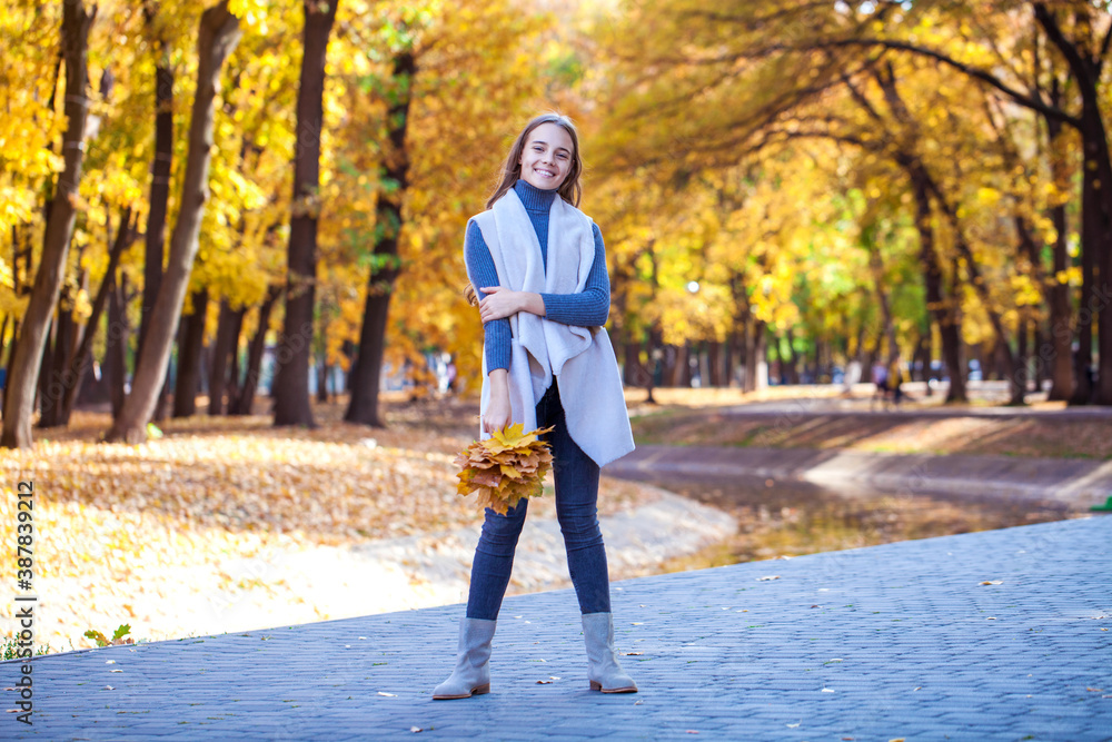 Obraz premium Portrait of a young beautiful blonde girl